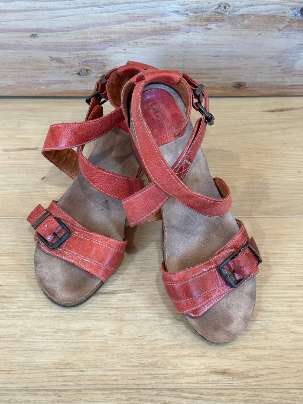 Taos Footwear Red Leather Cross-Strap Buckle Sandals
